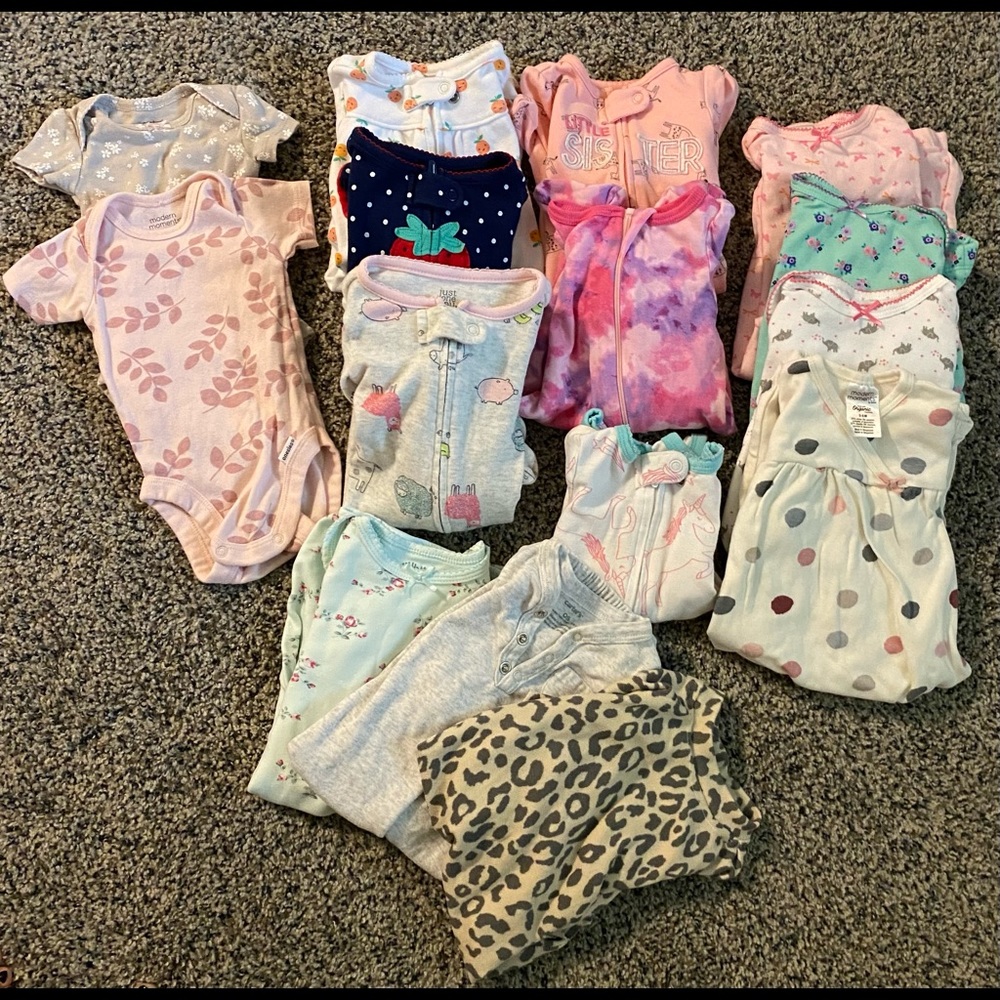 Newborn girl lot